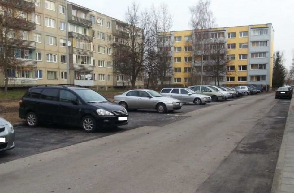 Pasikeitė privalomas automobilių laikymo vietų skaičius ir jų atstumai iki namų