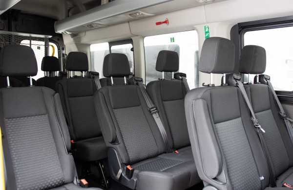 Socialinėms įstaigoms perduoti du nauji autobusiukai