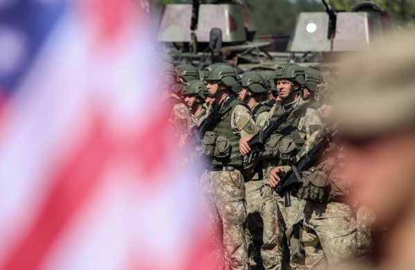 Lietuvos žmonės pasitiki Lietuvos kariuomene, ypač teigiamai vertina  NATO sąjungininkų buvimą Lietuvoje   