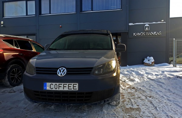 „Regitra“: įmonės vardinius numerio ženklus naudoja kaip reklamą