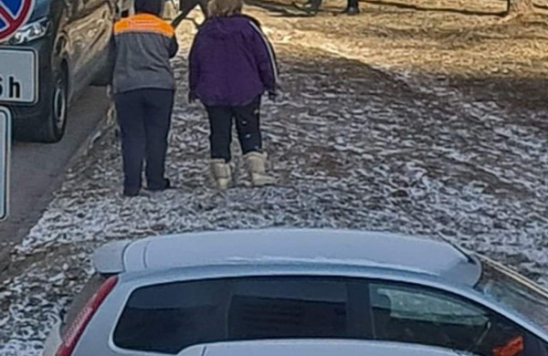 Šalia daugiabučio rastas vyro kūnas: įvykio vietoje dirba policijos pareigūnai