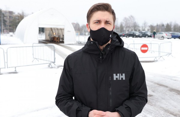 Savivaldybės ir jos įstaigų darbuotojai tiriasi dėl COVID-19