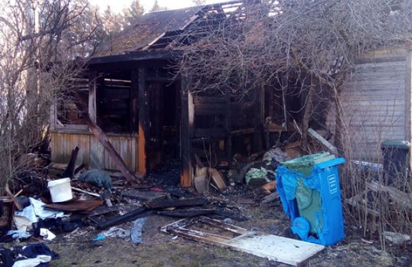 Šveicarijos kaime, kaip įtariama, padegtas savivaldybei priklausantis pastatas