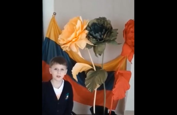 Nuotolis nesutrukdė Jonavos „Neries“ pagrindinės mokyklos bendruomenei susiimti už rankų