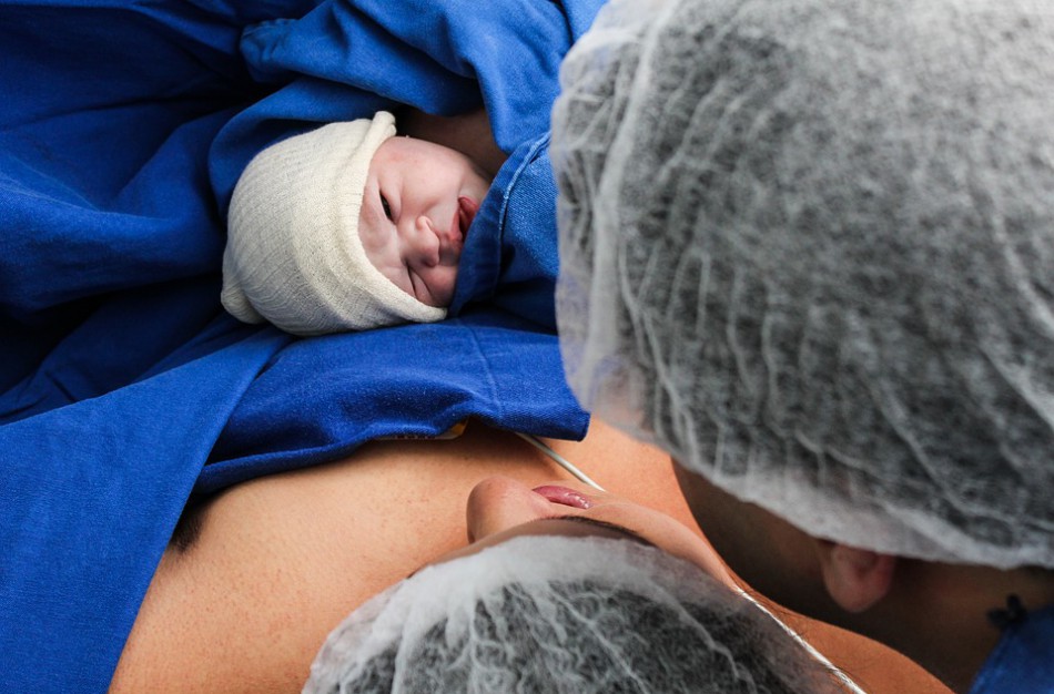 Gimdymas dabar ir prieš 30 metų: anksčiau vieninteliai vyrai gimdykloje buvo gydytojai