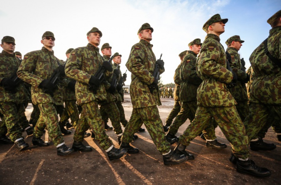 Karo prievolininkas teisme laimėjo dėl privalomosios pradinės karo tarnybos atidėjimo