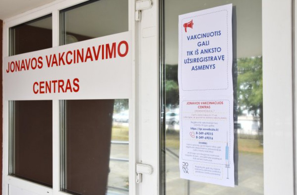 Jonavoje tęsiasi gyventojų skiepijimas – reikalinga savanorių pagalba