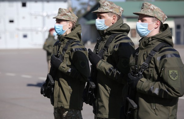 Jonušo Radvilos mokomajame pulke Rukloje prisiekė Bazinio kario savanorio įgūdžių kurso kariai savanoriai