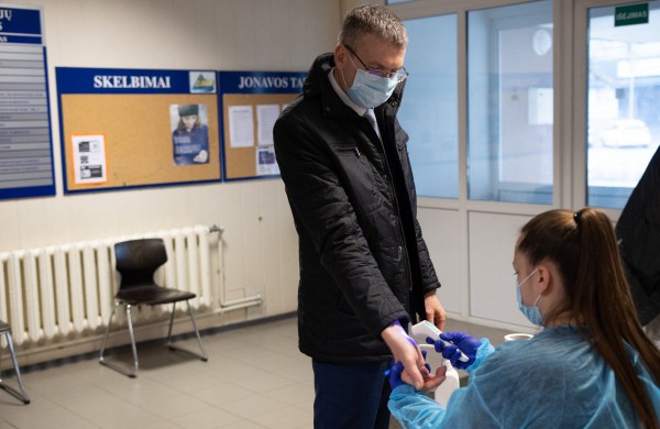 Jonavos meras paskiepytas nuo COVID-19 ligos