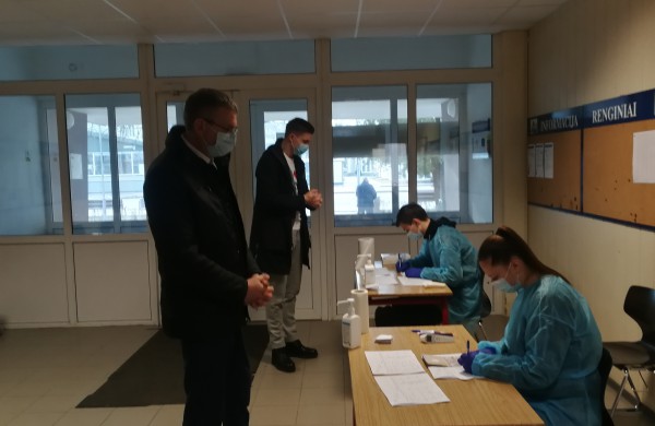 Rajono vadovų skiepijimas nebuvo balandžio 1-osios pokštas: pasidalino, kokius simptomus pajautė po vakcinavimo