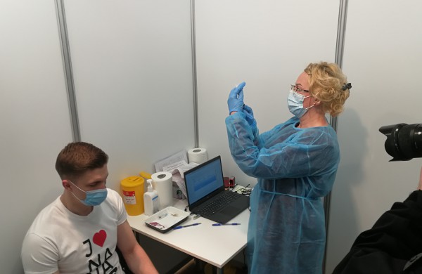 Rajono vadovų skiepijimas nebuvo balandžio 1-osios pokštas: pasidalino, kokius simptomus pajautė po vakcinavimo