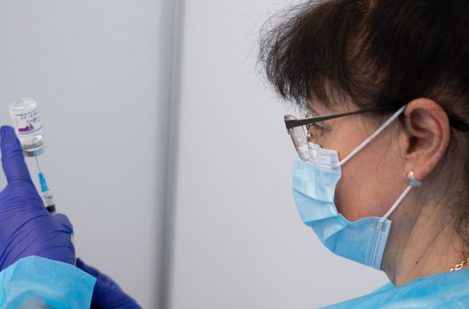 Skiepytis kviečiami policininkai, kasininkai, kiti darbuotojai 