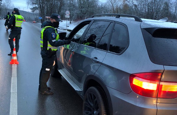 Šventinį savaitgalį blaivumą pasitikrino apie 4 tūkst. vairuotojų