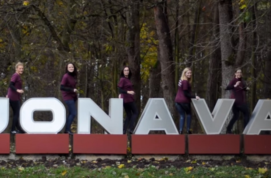 Jonavos pedagogai dalyvauja šokio konkurse (video)