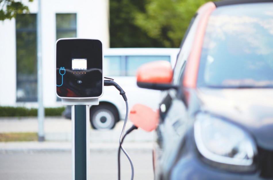 Už keičiamą seną automobilį į elektromobilį – iki 5 tūkst. eurų subsidija