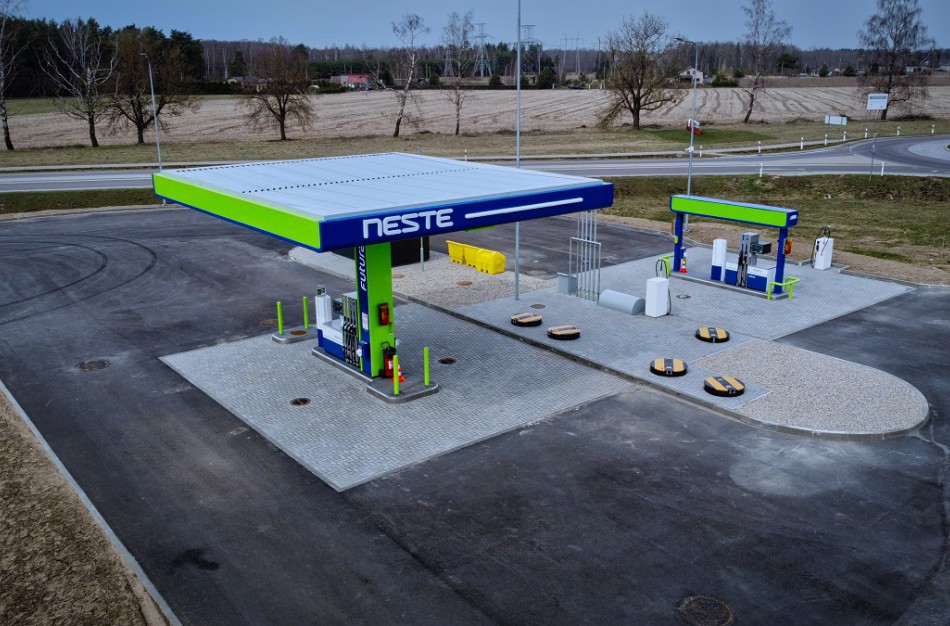Pradėjo veikti jonaviečių ilgai laukta nauja automatinė „Neste“ degalinė