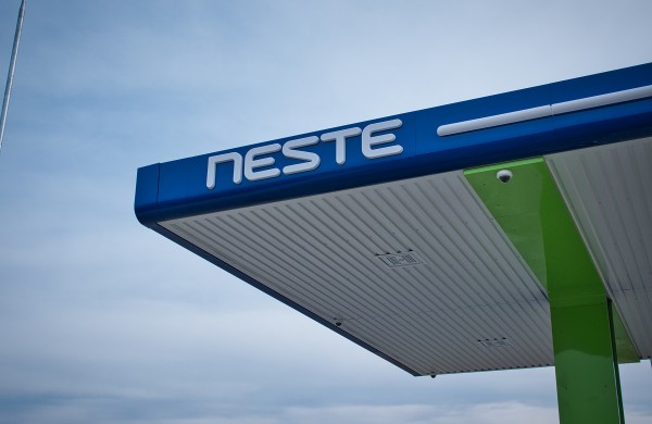 Pradėjo veikti jonaviečių ilgai laukta nauja automatinė „Neste“ degalinė