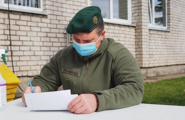 Lietuvos kariuomenėje pradėta masinė personalo vakcinacija