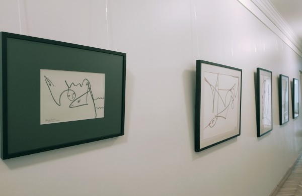 Netikėtomis linijomis per pilką kasdienybę