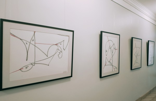 Netikėtomis linijomis per pilką kasdienybę