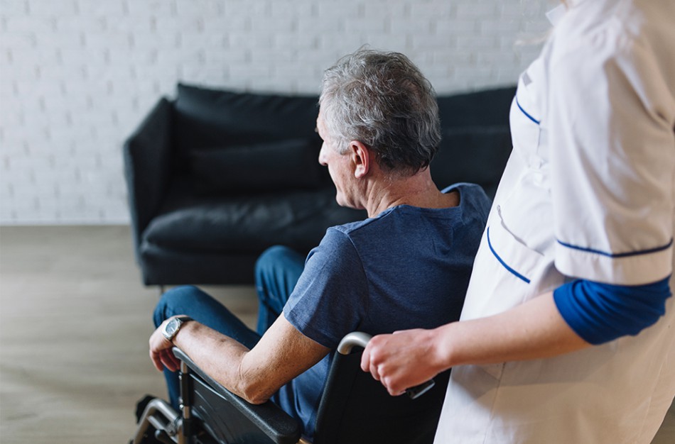 Užimtumo tarnyba fiksuoja slaugytojų senėjimą ir trūkumą