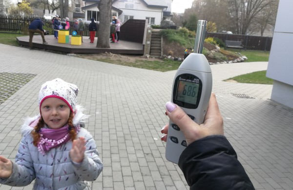 Minint triukšmo dieną - žaidimai ir pamokėlės tyloje