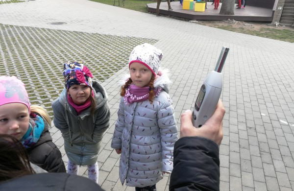 Minint triukšmo dieną - žaidimai ir pamokėlės tyloje