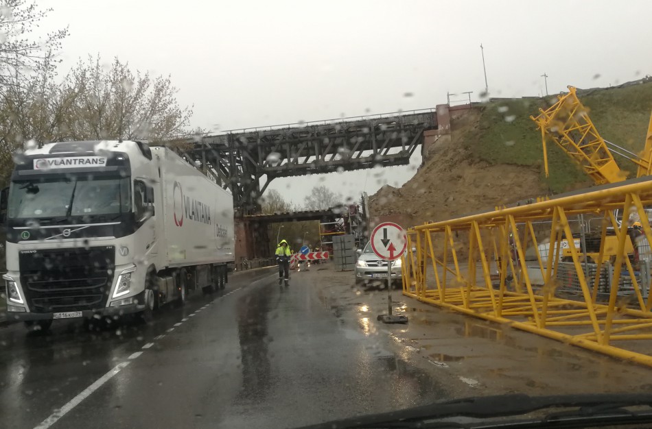 Vairuotojai piktinasi: važiuojame kone akluoju būdu - kur žadėtas šviesoforas?