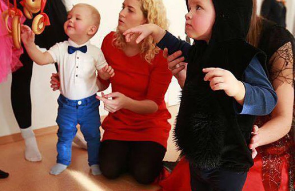 Vaikai ir mamos šėlo Baubukų vakarėlyje