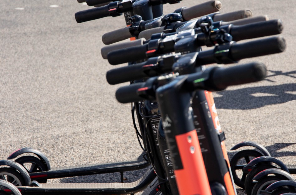 VVTAT pradeda vykdyti elektrinių paspirtukų tikrinimo programą