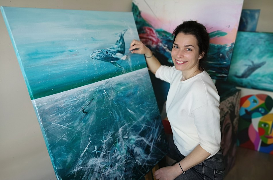 Darbe – vyriausioji auditorė, prie drobės – kūrybinga menininkė