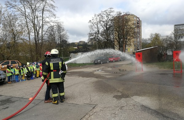 Jonavos ugniagesiai gelbėtojai mini Šv. Florijono – ugniagesių globėjo dieną