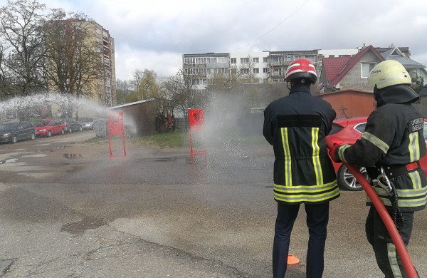 Jonavos ugniagesiai gelbėtojai mini Šv. Florijono – ugniagesių globėjo dieną
