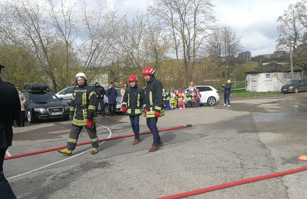 Jonavos ugniagesiai gelbėtojai mini Šv. Florijono – ugniagesių globėjo dieną