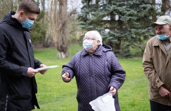 Rajono vadovai pasveikino Prezidento medaliu apdovanotą jonavietę