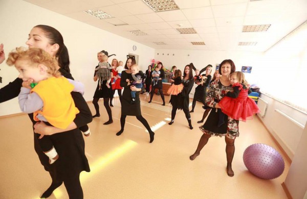 Vaikai ir mamos šėlo Baubukų vakarėlyje