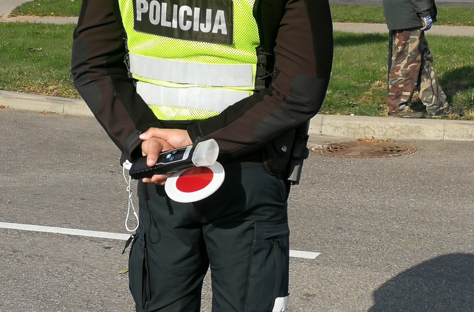 BMW vairuotojas turėjo galimai narkotinių medžiagų