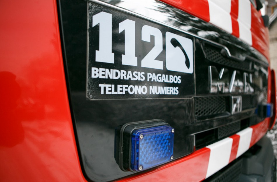 Iš Neries upės ištrauktas neįprastas skenduolis