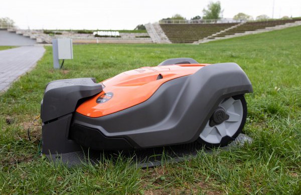 Jonavos Joninių slėnį puoselės robotai