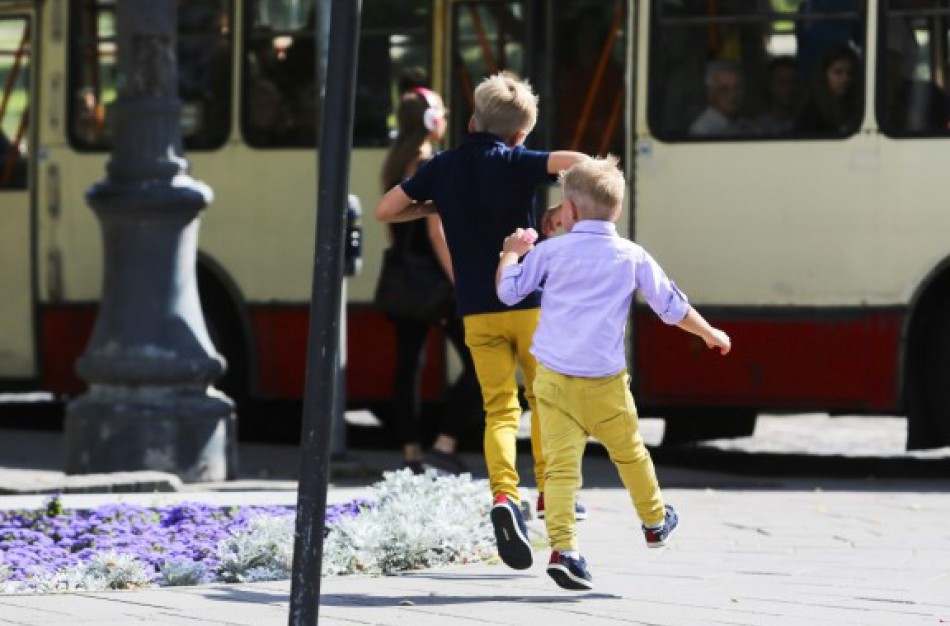 Švelnėja karantino reikalavimai neformaliajam švietimui, profesinio mokymo ir aukštojo mokslo studijoms