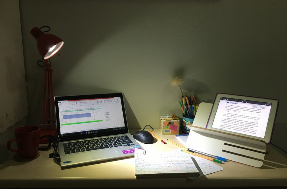 Vaistininkai atsako, kaip viską išmokti per paskutinę naktį?