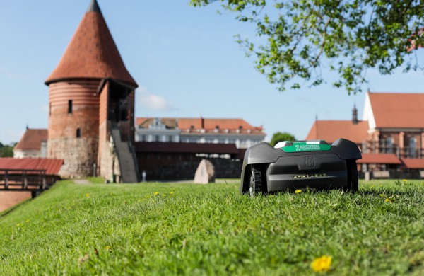 Vejų prižiūrėtojais miestai įdarbina robotus: ateityje jų tik daugės