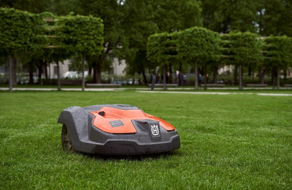 Vejų prižiūrėtojais miestai įdarbina robotus: ateityje jų tik daugės