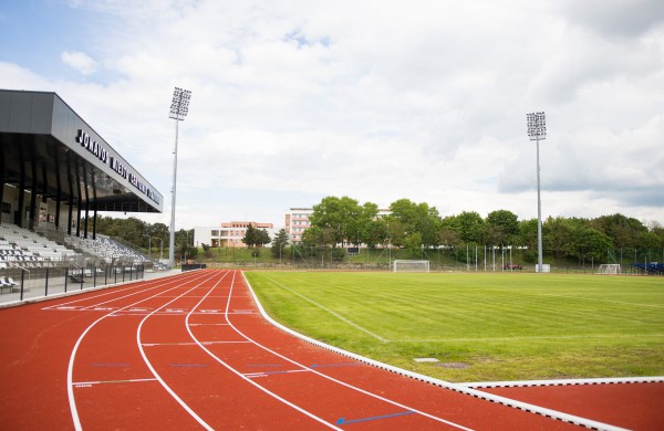 Bus atidaromas rekonstruotas Jonavos miesto stadionas