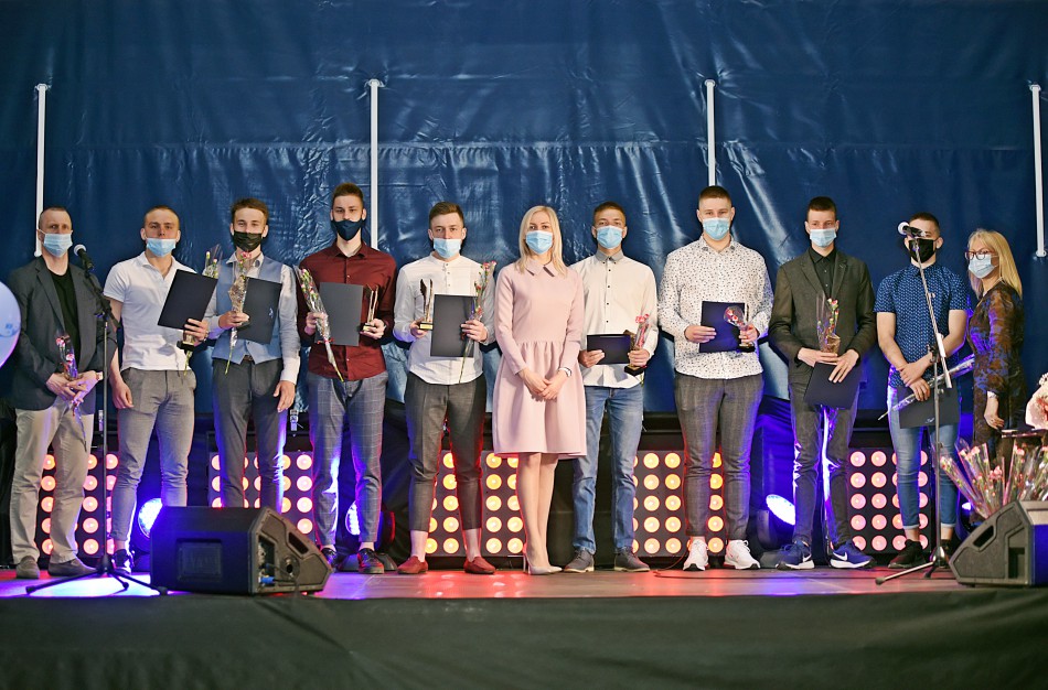 2021 m. Jonavos kūno kultūros ir sporto centrą baigė 34 absolventai