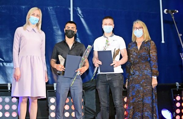 2021 m. Jonavos kūno kultūros ir sporto centrą baigė 34 absolventai