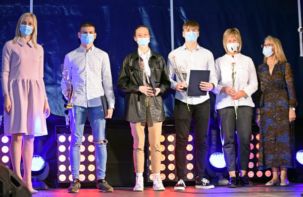 2021 m. Jonavos kūno kultūros ir sporto centrą baigė 34 absolventai