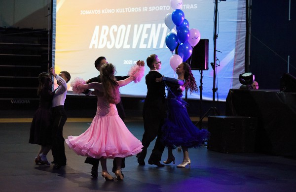 2021 m. Jonavos kūno kultūros ir sporto centrą baigė 34 absolventai