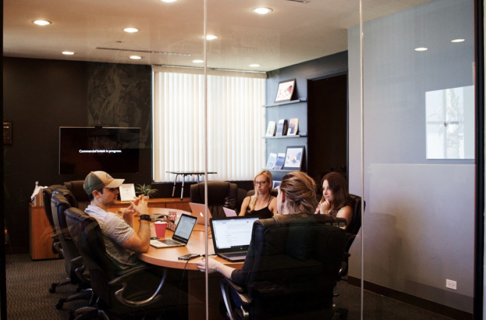 Iš nuotolinio darbo atgal į biurus – kaip organizuoti darbą ir užtikrinti sveikatos saugą