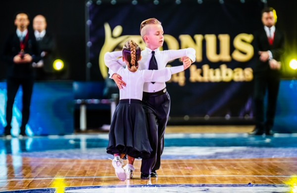 Sėkmingas „Bonus“ šokėjų pasirodymas “Jonava Open 2021” varžybose